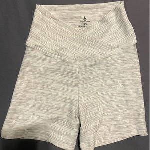 Ryderwear Momentum Cross Over Scrunch Shorts - Snow Grey Marl XS